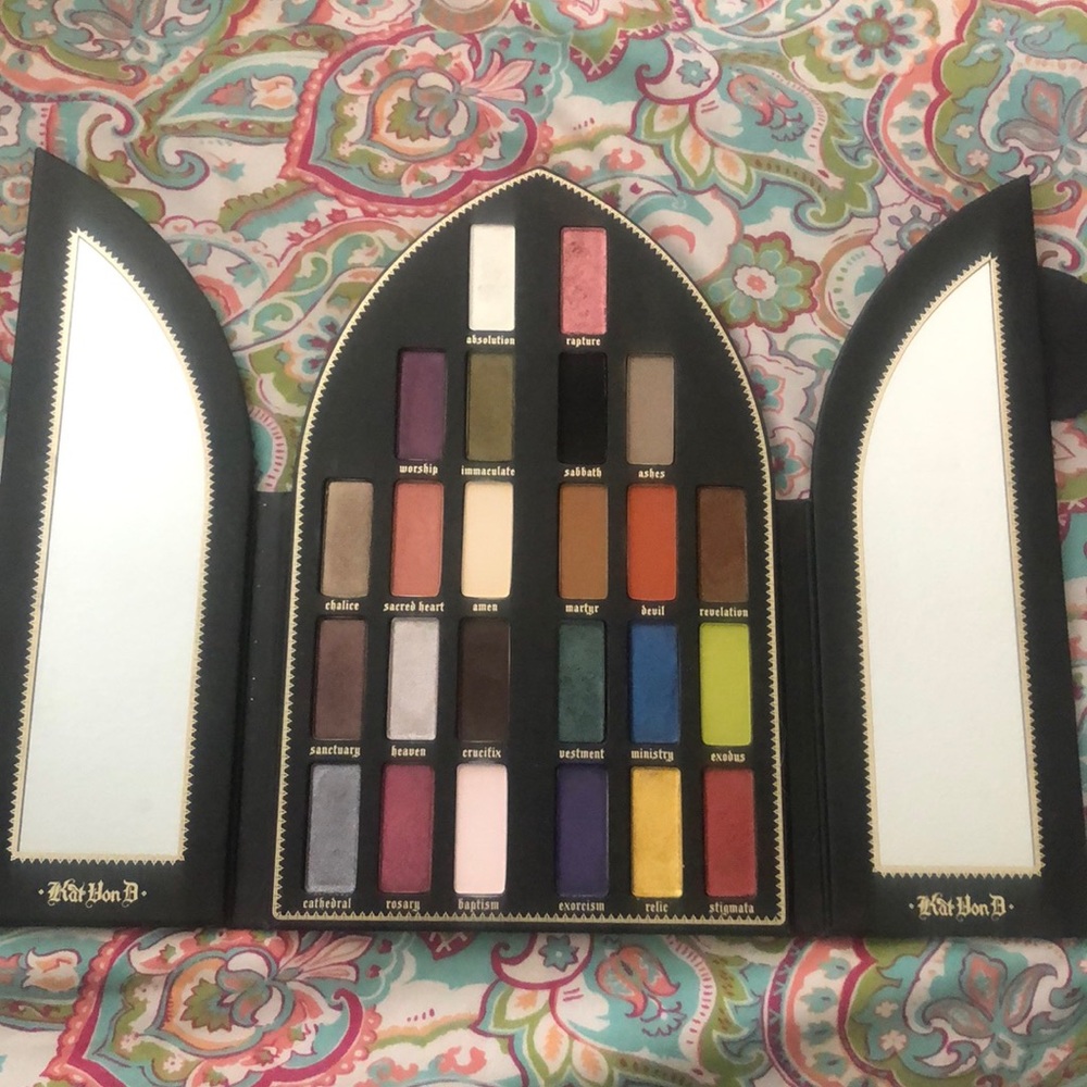 Kat Von D Saint & Sinner Palette with box!